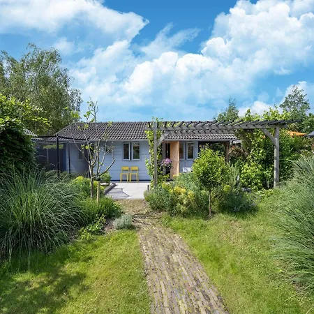 With Shared Pool And Bubble Bath Holiday home Schoorl